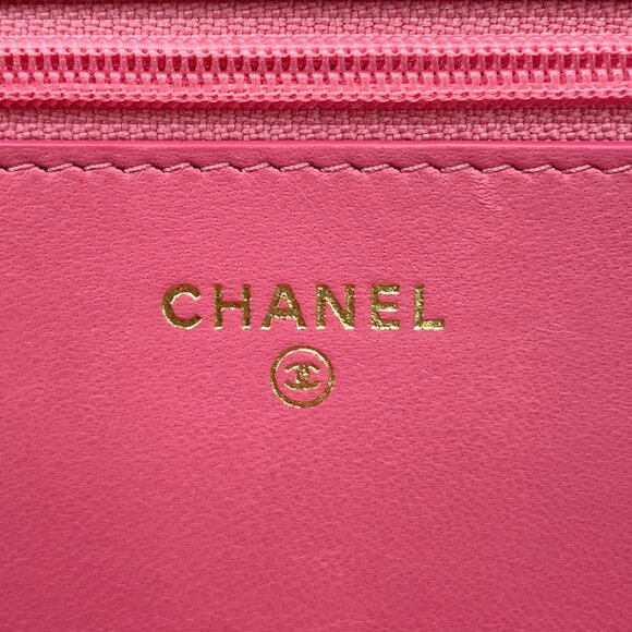 CHANEL Authentic Pink Lambskin Leather Logo Wallet - Picture 15 of 16